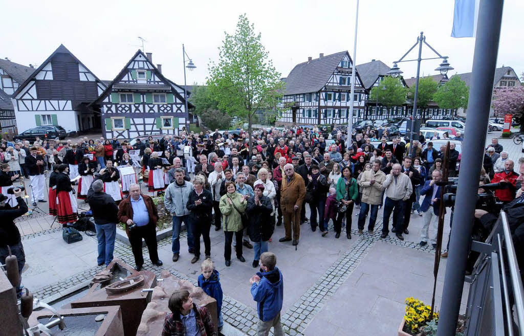 Der Sieg von Jochen Fischer beim zweiten Wahlgang der Brgermeisterwahl Neuried.