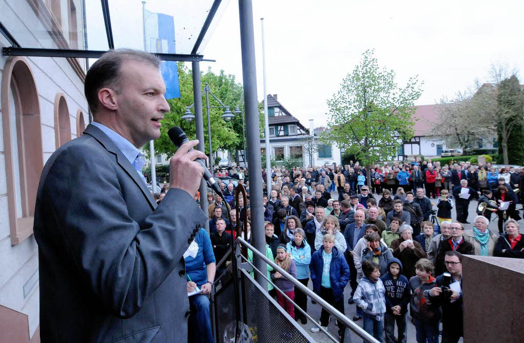 Der Sieg von Jochen Fischer beim zweiten Wahlgang der Brgermeisterwahl Neuried.