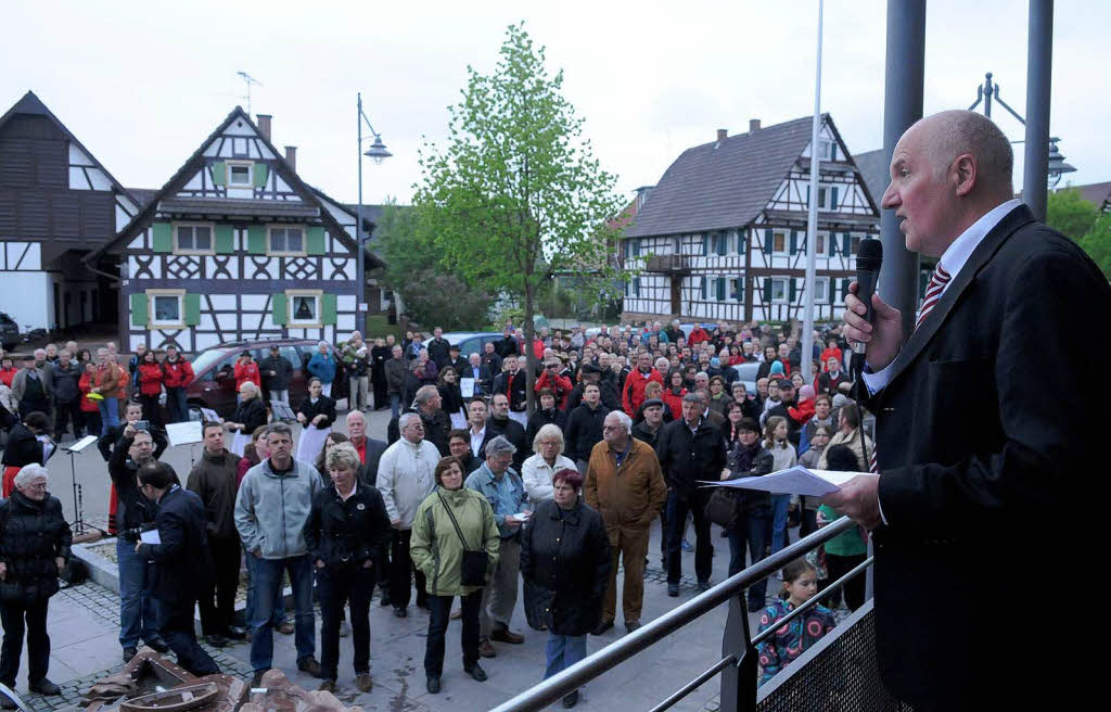 Der Sieg von Jochen Fischer beim zweiten Wahlgang der Brgermeisterwahl Neuried.