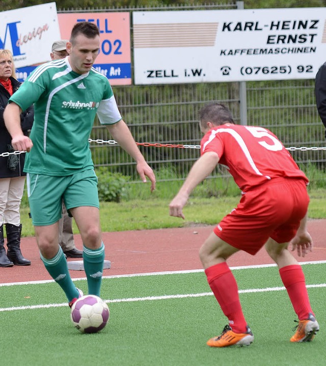 Fuball-Landesliga-zell vs Tiengen - Witalij Semenschuk (li), Thomas Hart (re)  | Foto: Uwe Rogowski