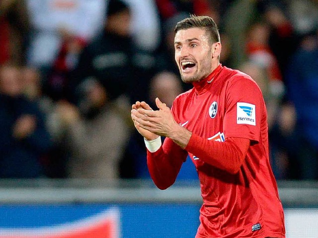 Daniel Caligiuri schtzt die sportlichen Chancen des VfL optimistisch ein.  | Foto: dpa