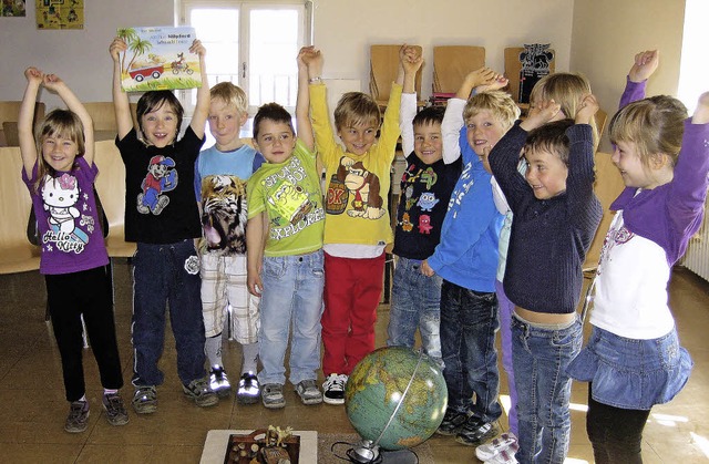 Kindergartenkinder besuchten die Stadtbcherei.    | Foto: Stadtbcherei