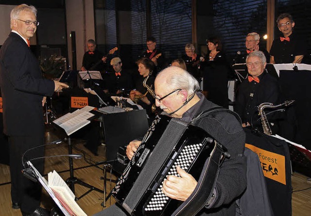 Die Black Forest Tigers und  Stefan Pf...lten sich in die Herzen des Publikums.  | Foto: Dagmar Barber