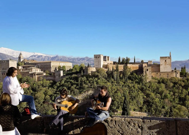 Mirador de San Nicols, im Viertel Albaicn, Gitarrenspieler vor der Alhambra  | Foto: Patronato Provincial de Turismo de Granada