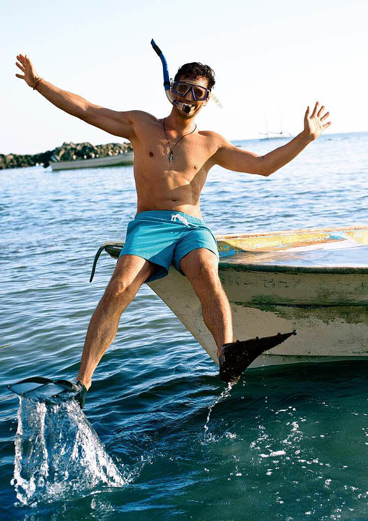 Nicht jeder ist ein Typ fr orangefarbene Blumendrucke. Zu allem Ungemach erlebt auch noch die altbekannte Schwimmerhose in der ganz knappen Form ein Comeback.