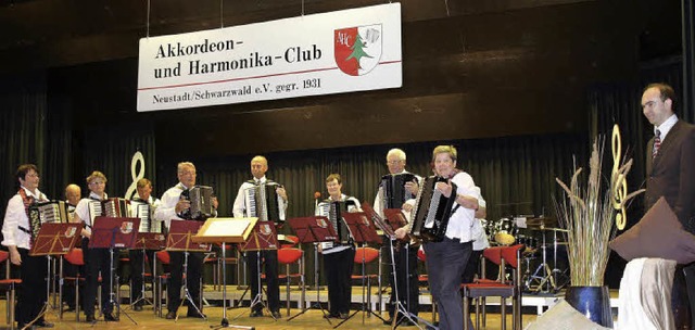 Das Seniorenorchester des AHC mit Dirigent Waldemar Lang    | Foto: Marion Pfordt