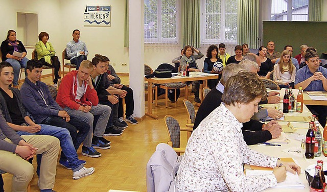 Voll besetzt prsentierte sich der Sit...erten und zahlreiche Brger anwesend.   | Foto: Heinz Vollmar