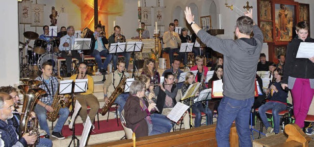 Stadtkapelle Lenzkrich probt fr das K...hr in der St. Nikolauskirhce Lenzkirch  | Foto: Stadtkapelle