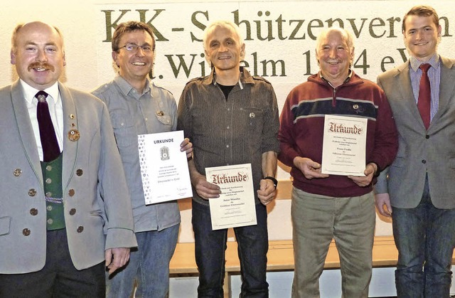 Ehrungen beim Schtzenverein St. Wilhe...le und Brgermeister  Klaus Vosberg.   | Foto: Barbara Odrich-Rees
