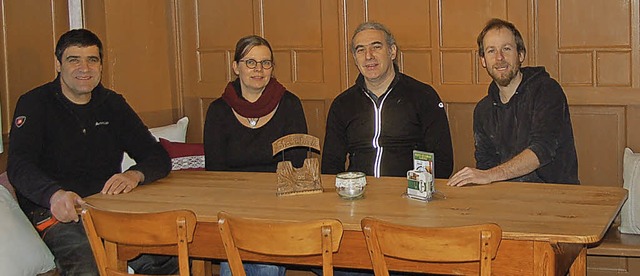 Ewald Dielin, Martina  und Dieter Hie...sch ihres Geschwender Dorfgasthauses.   | Foto: Ulrike Jger