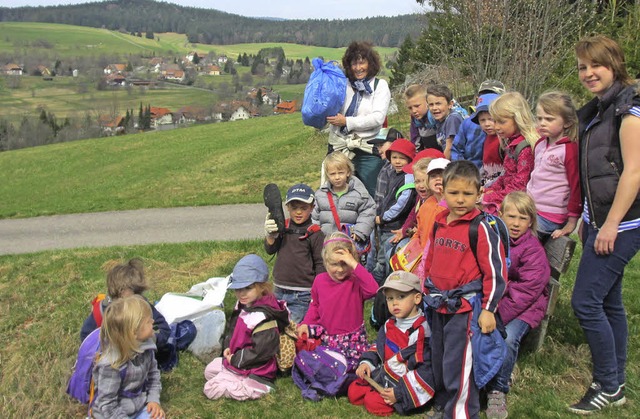 Drei Plastikscke voller Mll sammelten die Kinder vom Kindergarten Wespennest.  | Foto: Gemeinde