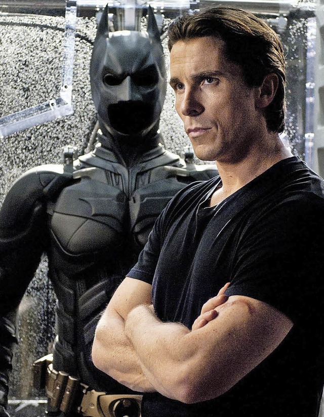 Der Held mit der Fledermausmontur: Christian Bale als Bruce Wayne alias Batman   | Foto: Warner