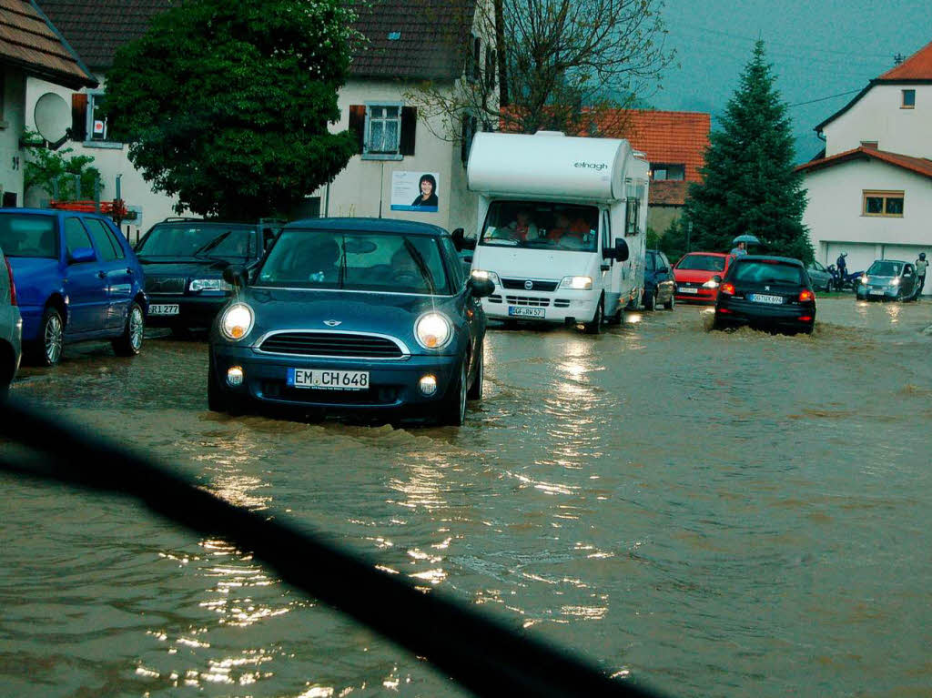 Unwetter in Winden, Ortsdurchfahrt Niederwinden