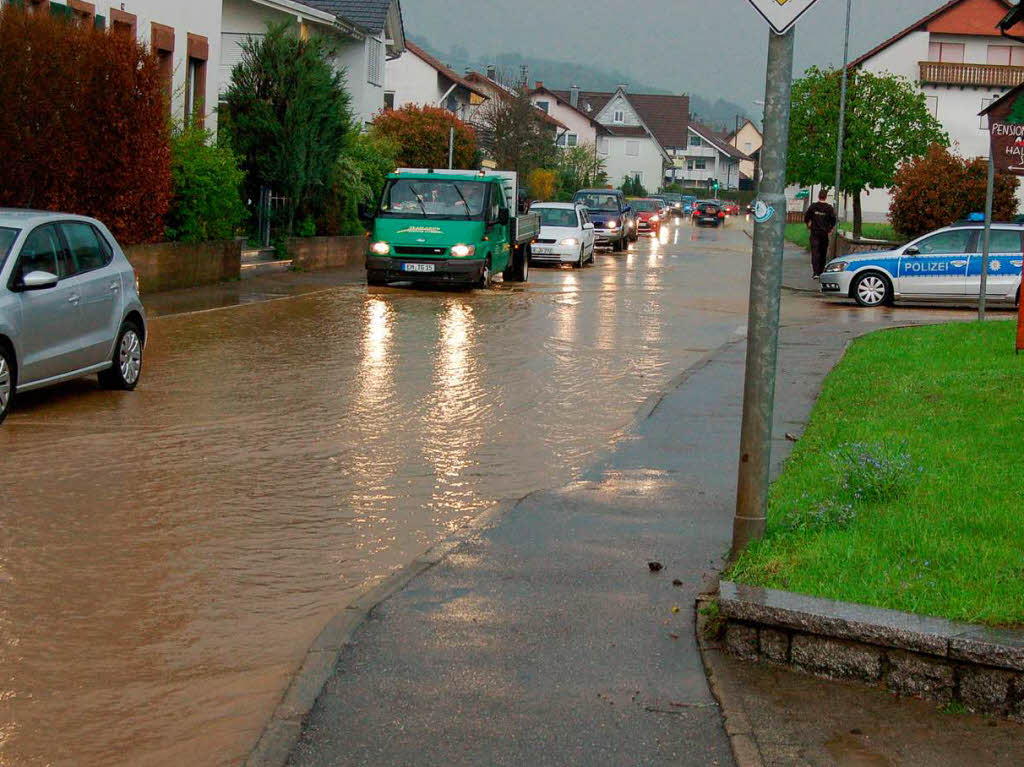 Unwetter in Winden, Ortsdurchfahrt Niederwinden