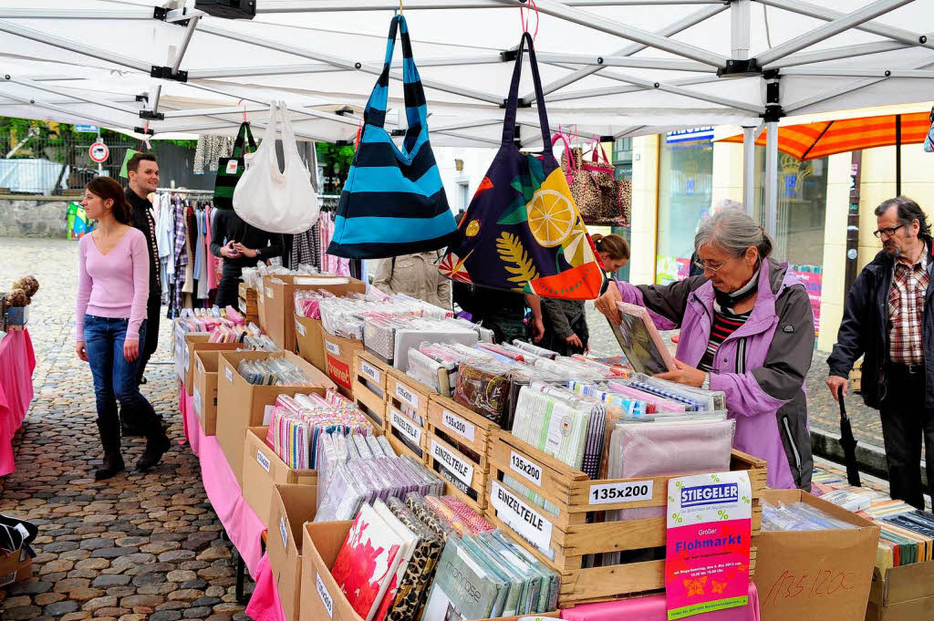 Flohmarkt auf dem Augustinerplatz.