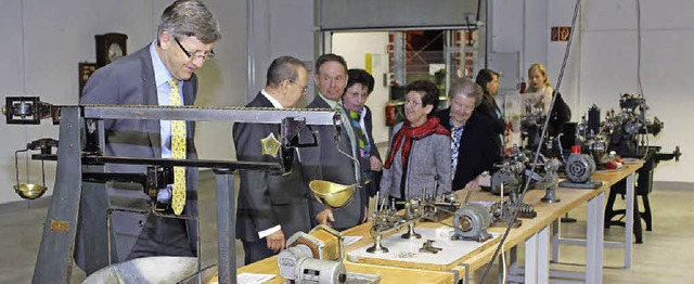 In der Produktionshalle erinnerten  al...e   Herstellung von Przisionsteilen.   | Foto: Gert Brichta