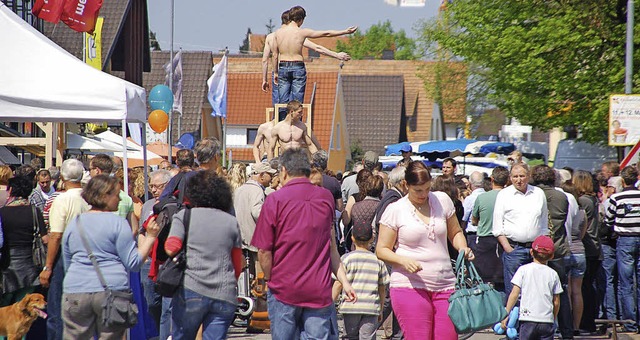 Immer wieder beeindruckend und spektak... sorgte fr Stau auf der Hauptstrae.   | Foto: Marion Domann