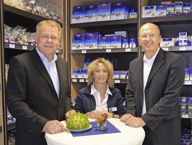 Die Gubor-Inhaber,  Claus (links) und ...u erffneten Outlet-Laden in Mllheim   | Foto: Sigrid Umiger