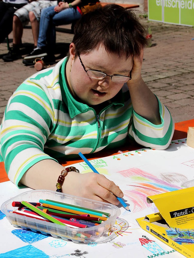 Menschen mit und ohne Behinderung habe...ng im Brgerstift gemeinsam gefeiert.   | Foto: Erika Sieberts