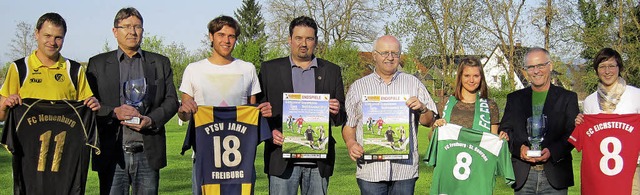 Die Trikots sind gewaschen, die Pokale...ortlichen des Fuballbezirks Freiburg   | Foto: welz