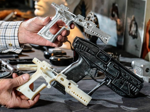 Fr den eigenen Gebrauch  drfen Waffe...n USA legal selbst hergestellt werden.  | Foto: dpa