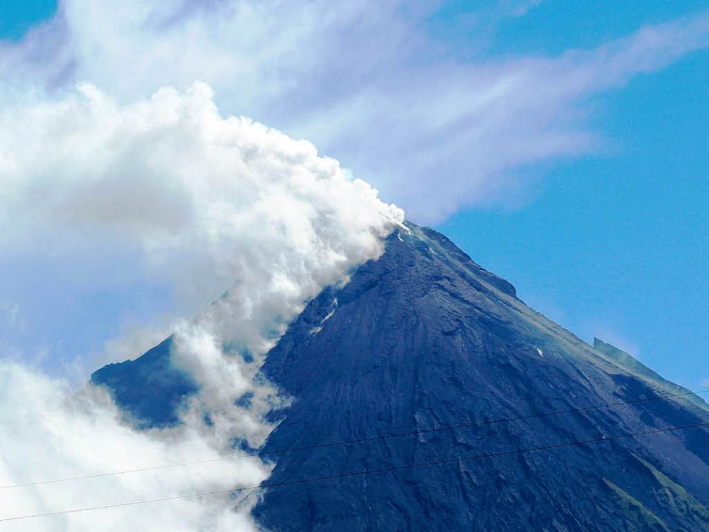 Bei dem Unglck am Vulkan Mayon sind vier Menschen gestorben.