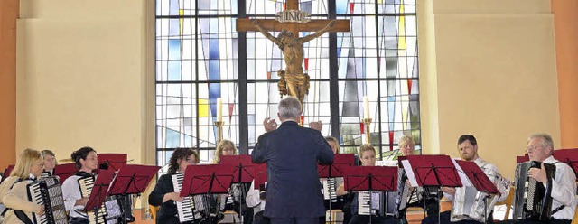 Unter der Leitung von Dirigent Elmar S...uggen und Lipburg in der Kreuzkirche.   | Foto: silke hartenstein