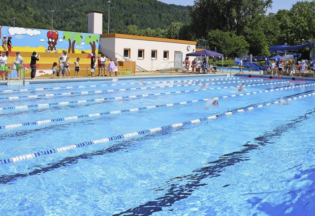 Ab Donnerstag kann in Kollnau gebadet werden.   | Foto: Stefanie Sigmund