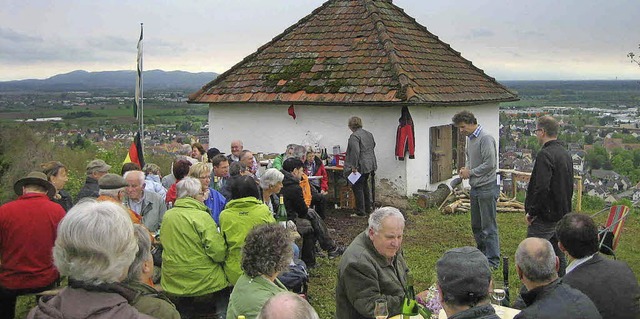 Den Blick ins Tal genossen die Teilnehmer beim Tourenauftakt in Herbolzheim.  | Foto: Privat