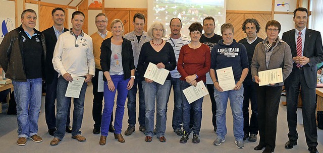 Brgermeister Andreas Hall (ganz recht...r, die mehrfach Blut gespendet haben.   | Foto: Markus Donner