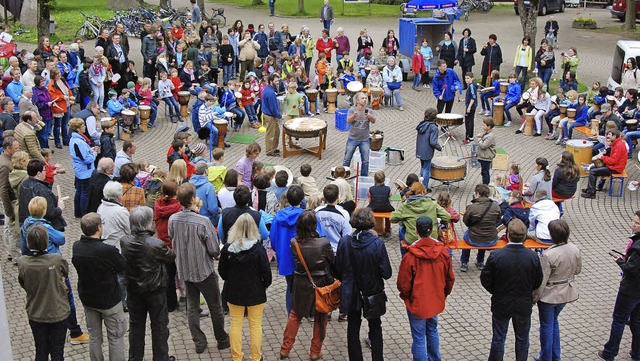 Drei Schulen aus Stegen feierten auf d...e Jugendlichen auf die Beine gestellt.  | Foto: Privat