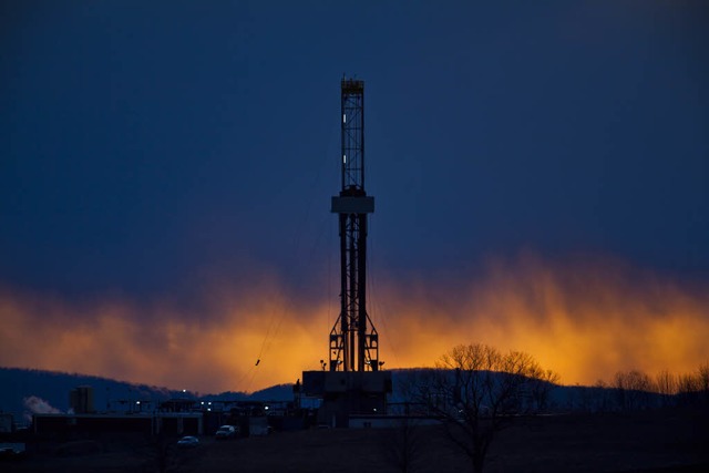 Die Gasfrderung per Fracking ist wege...uswirkungen auf die Umwelt umstritten.  | Foto: dpa