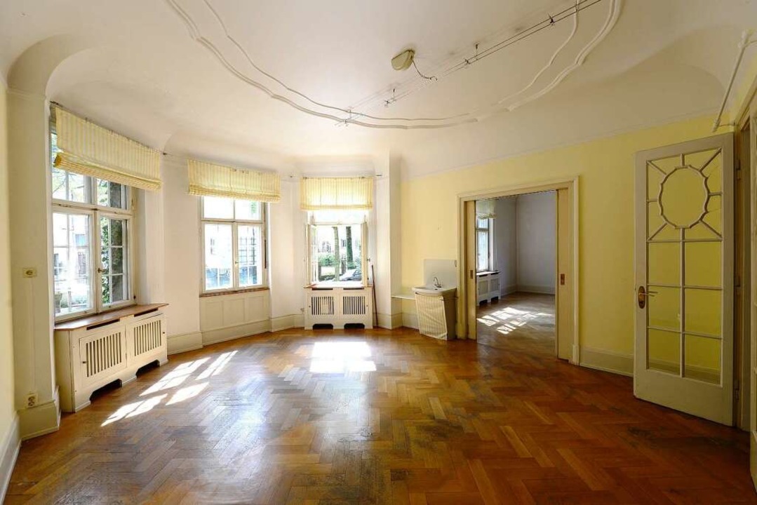 100 Jahre lang war die Villa in der Le...um Verkauf. Preis: 1,5 Millionen Euro.  | Foto: Ingo Schneider