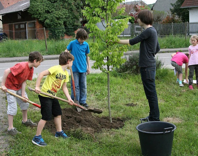 Am Weltrotkreuztag startete das Jugend...n so zum Lesen und Nachdenken anregen.  | Foto: Harald Birmelin