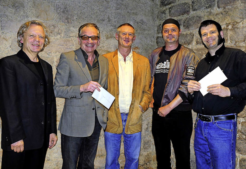 Preisträger und Stifter (von links): D...enzeitung &#8222;Freie Bürger&#8220;.   | Foto: Thomas Kunz