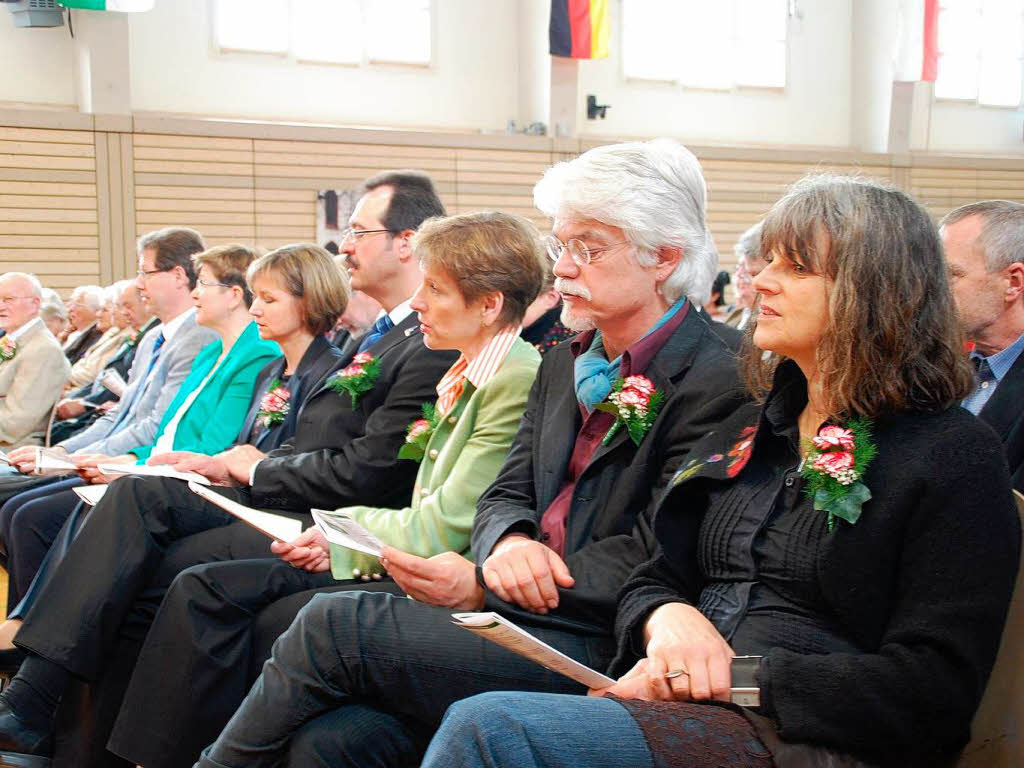 Plakettentrger Markus Manfred Jung mit seiner Frau Bettina Bohn sitzt  in der ersten Reihe.