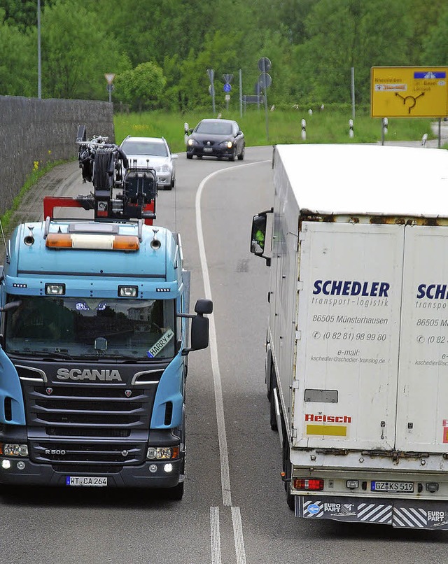 Mangels Autobahn sind in Rheinfelden v...#8211; wie hier auf dem ueren Ring.   | Foto: Ralf Staub