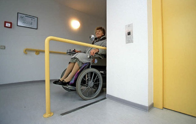 Mit dem Rollstuhl bequem manvrieren, ...st in etwa fnf Prozent der Wohnungen.  | Foto: Caro