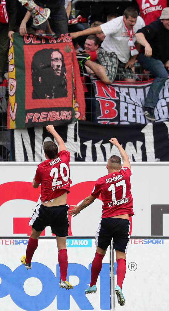 Nach einem nervenaufreibenden Spiel besiegt Freiburg Greuther Frth mit 2:1.