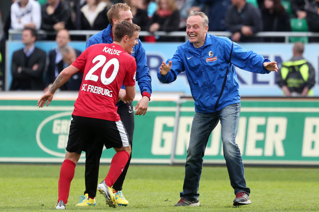 Nach einem nervenaufreibenden Spiel besiegt Freiburg Greuther Frth mit 2:1.