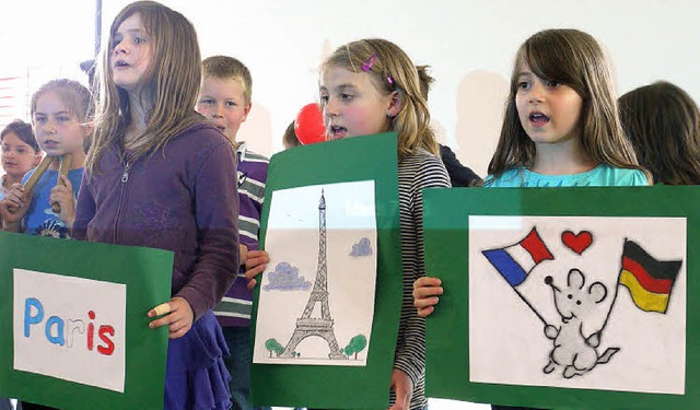 &#8222;J&#39;aime la France&#8220; &#8...sang die Zweitlerland-Schule Gutach.   | Foto: E. Weiss
