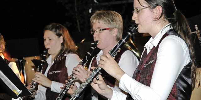 Der Musikverein Niederhof  und die Feu...age ihres gemeinsamen Wunschkonzerts.   | Foto: Brigitte Chymo