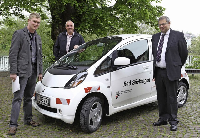 Klaus Strittmatter, Rolf Rieger und Al...f umweltfreundliche Elektrofahrzeuge.   | Foto: Frank Linke