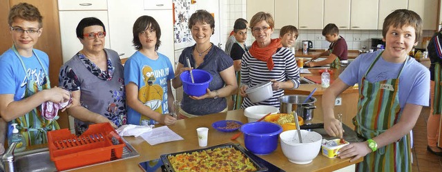Hauptschler und Gymnasiasten kochen g...jekt zwischen Friedrichschule und MPG   | Foto: schule
