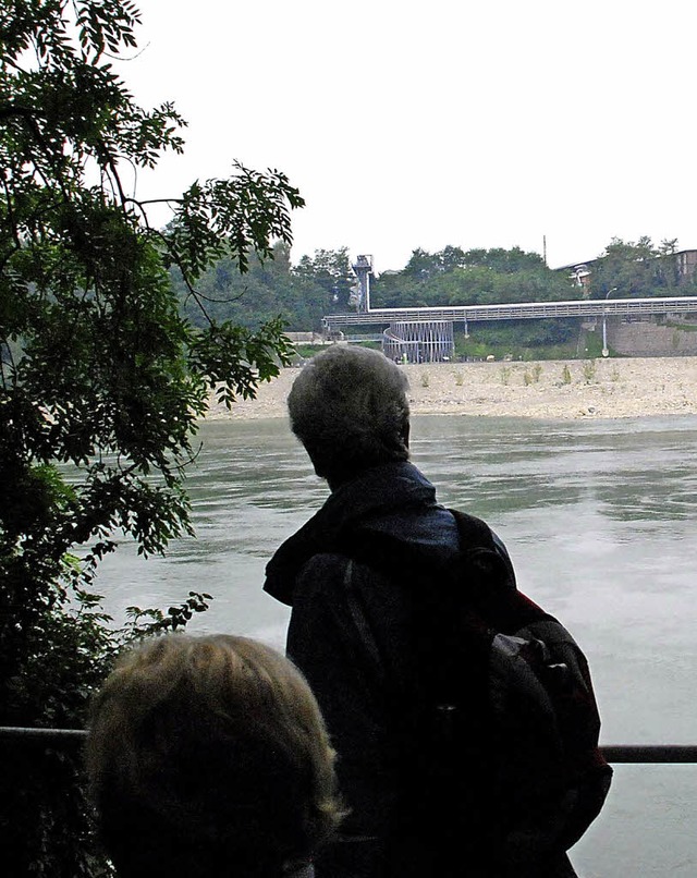 Blick vom Schweizer Rheinufer aufs deu... Pavillon knnte der neue Steg enden.   | Foto: Ralf Staub