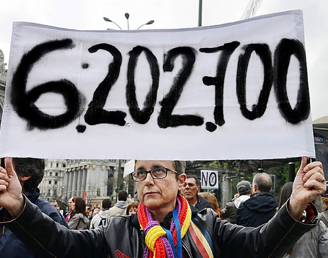 Protest gegen die Arbeitslosigkeit in ...r als sechs Millionen ohne Jobs sind.   | Foto: AFP
