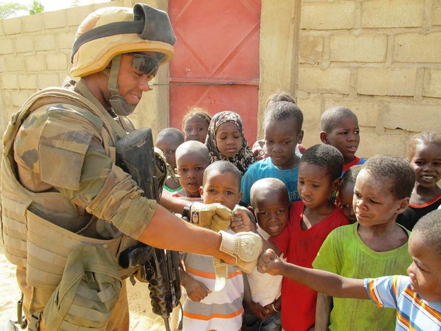 Franzsische Soldaten sind in Malis Provinzhauptstadt Gao willkommen.  | Foto: dieterich