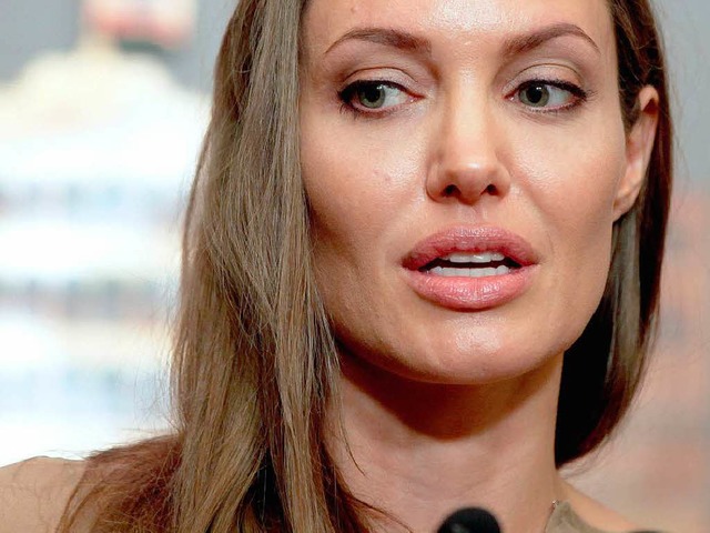 Angelina Jolie macht Schlagzeilen &#8211; aber solche medizinischer Art.  | Foto: dpa