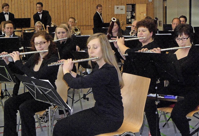 Das Sinfonische Verbandsblasorchester ...geisterte mit virtuosen Darbietungen.   | Foto: Bianca Flier