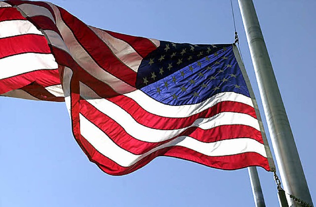 Hat ihren Platz im Schulalltag: die amerikanische Flagge   | Foto: ddp
